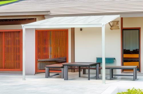 hliníková pergola LANITPLAST WALL 33 FSX bílá + čirý PC
