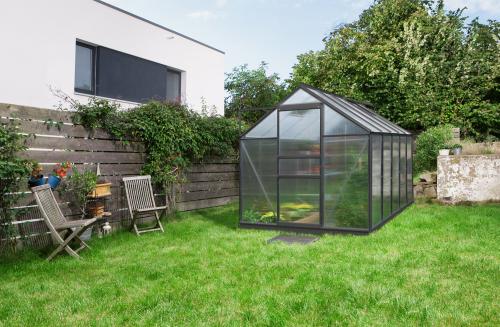 skleník VITAVIA VENUS 6200 PC 4 mm černý